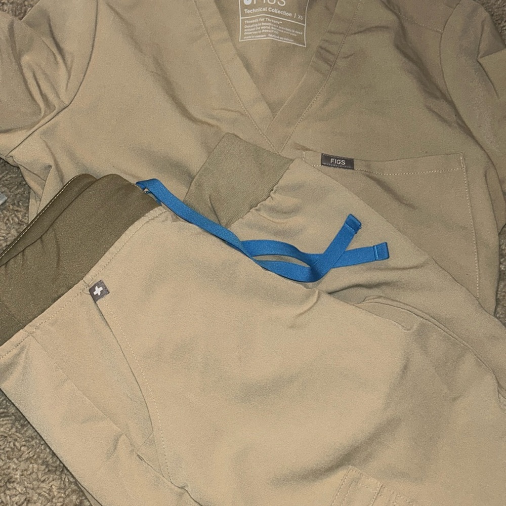 Figs scrubs set